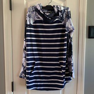 Womens LuLaRoe hooded pullover